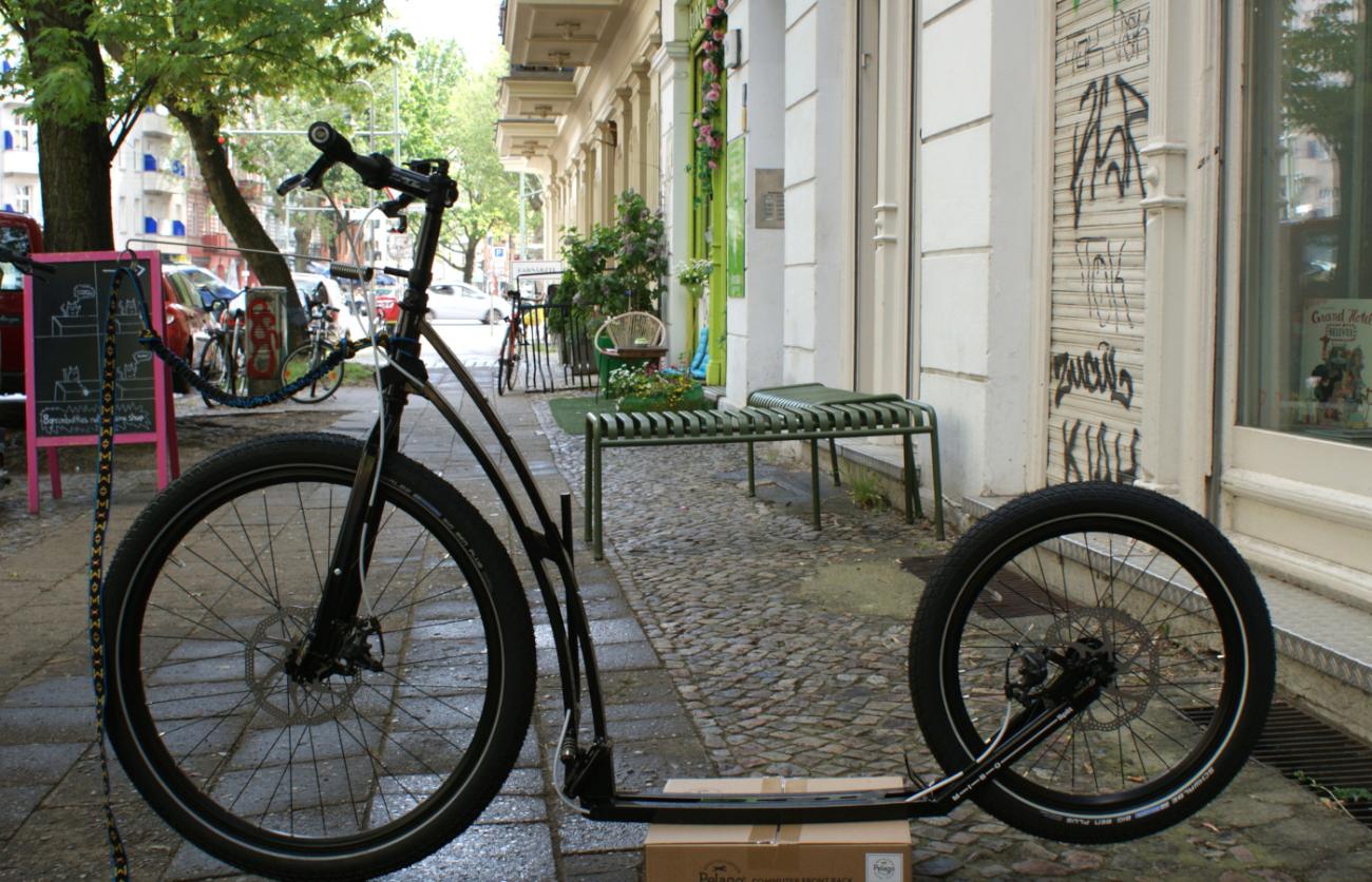 Tretroller MIBI SPLIT mit Hundeantenne 