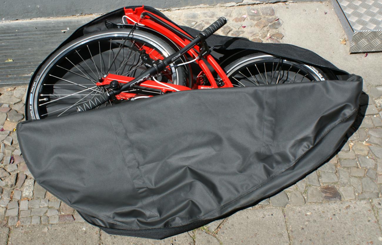 Gefalteter Tretroller MIBO SPLIT in der Transporttasche