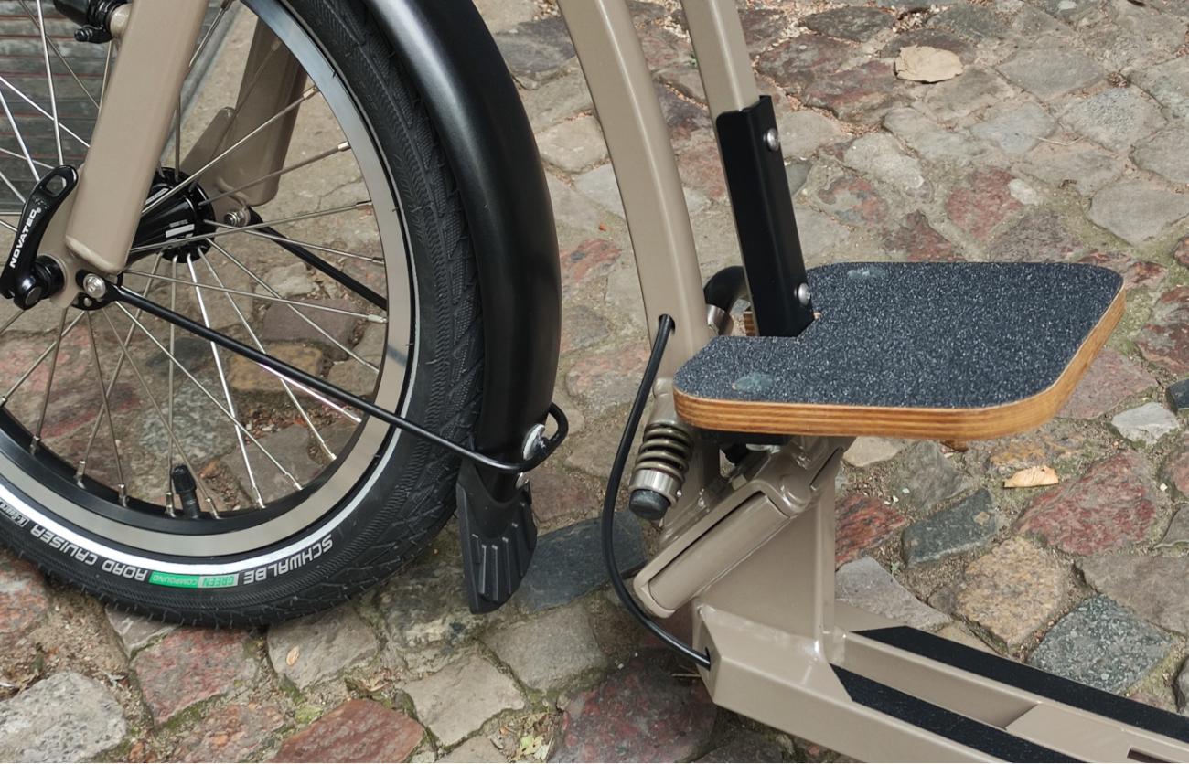 Tretroller für Erwachsene mit Kindertritt