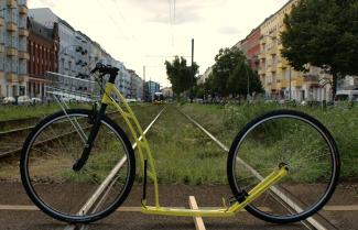 Tretroller für Erwachsene mit 28 Zoll Laufrädern und Korb 